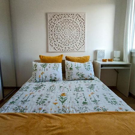 Private Room In Renovated Apartment - Tram 1 Min Walk Niza Exterior foto
