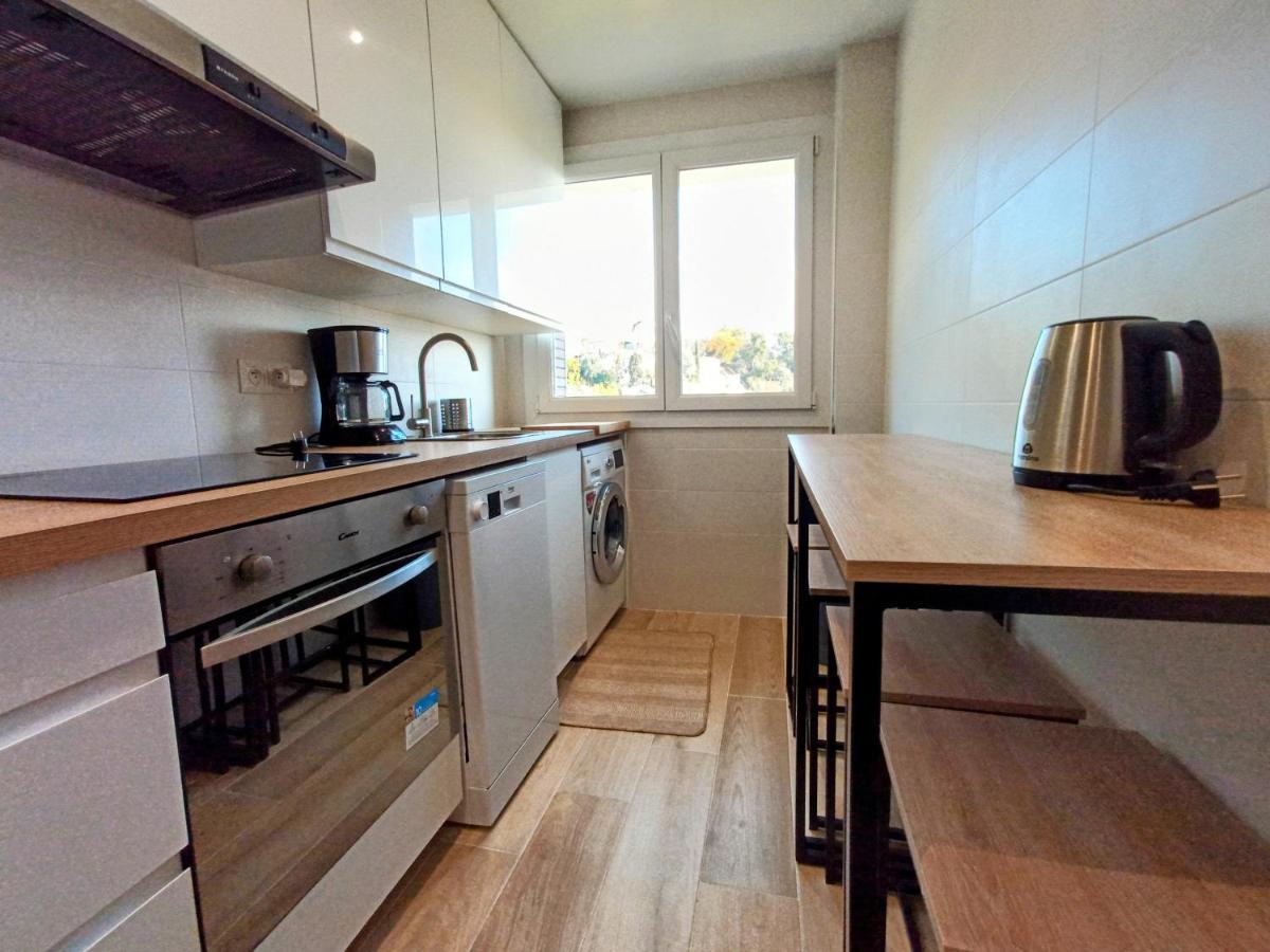 Private Room In Renovated Apartment - Tram 1 Min Walk Niza Exterior foto