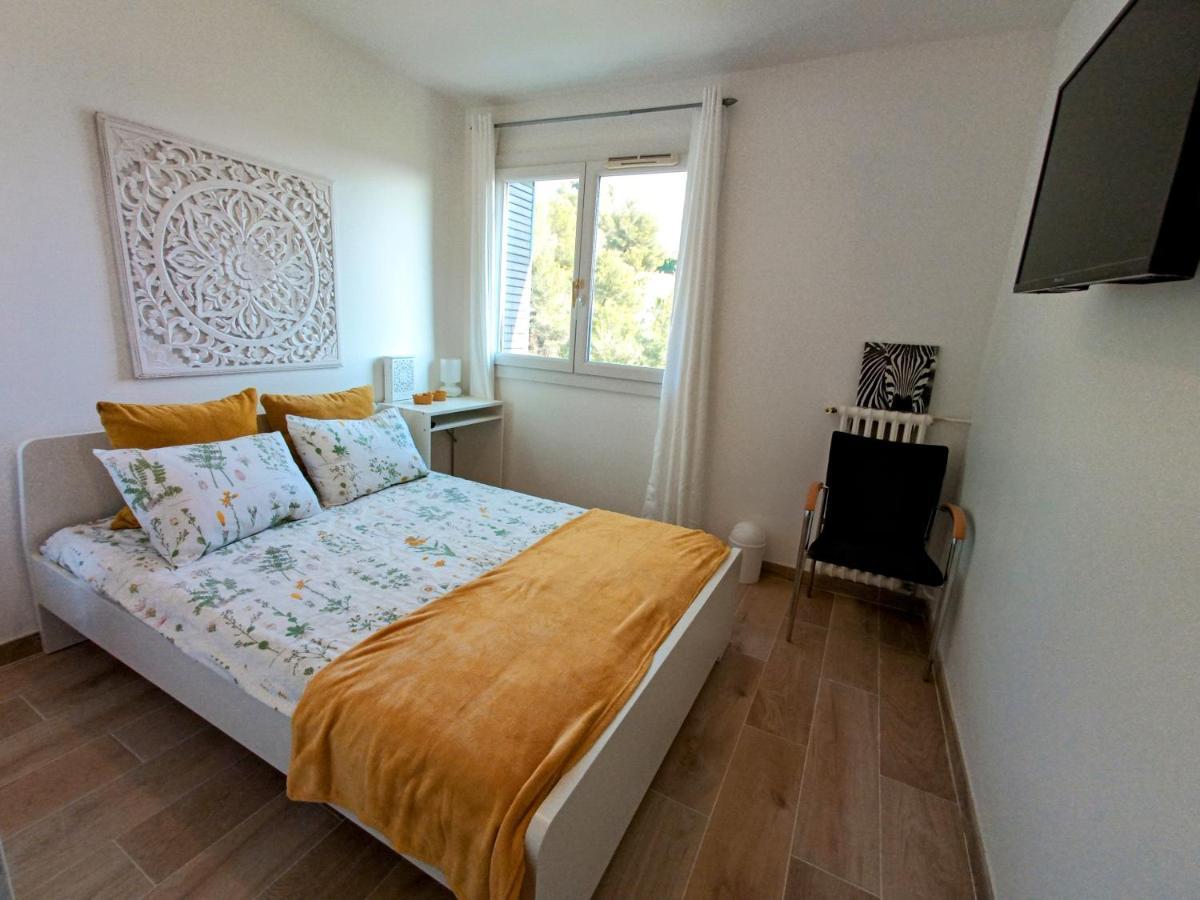Private Room In Renovated Apartment - Tram 1 Min Walk Niza Exterior foto