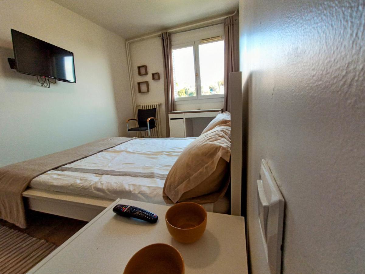 Private Room In Renovated Apartment - Tram 1 Min Walk Niza Exterior foto