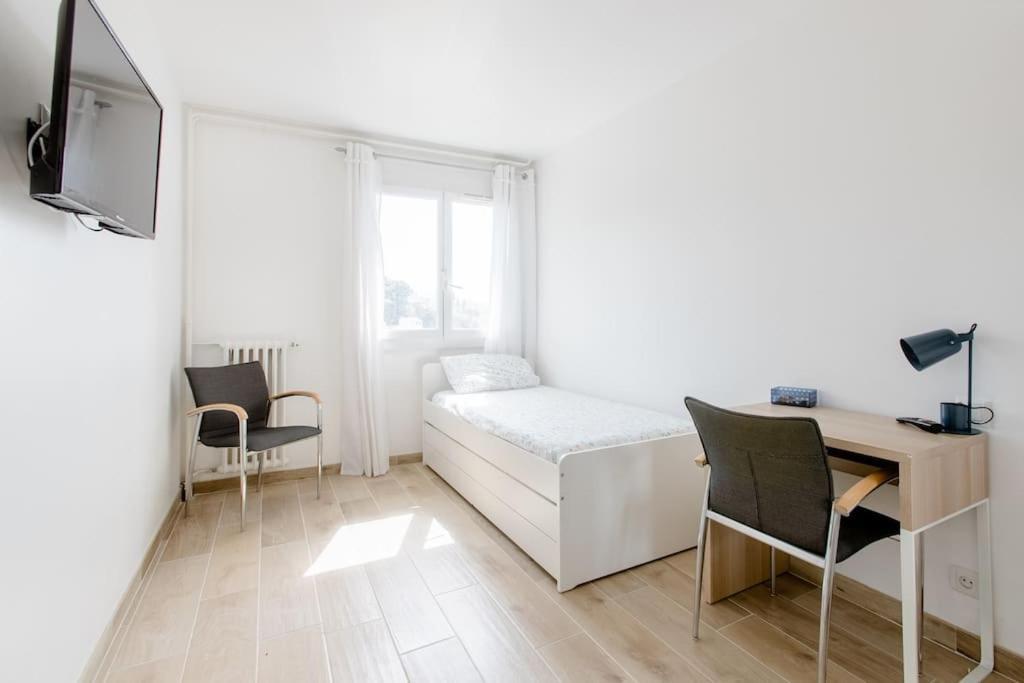 Private Room In Renovated Apartment - Tram 1 Min Walk Niza Exterior foto