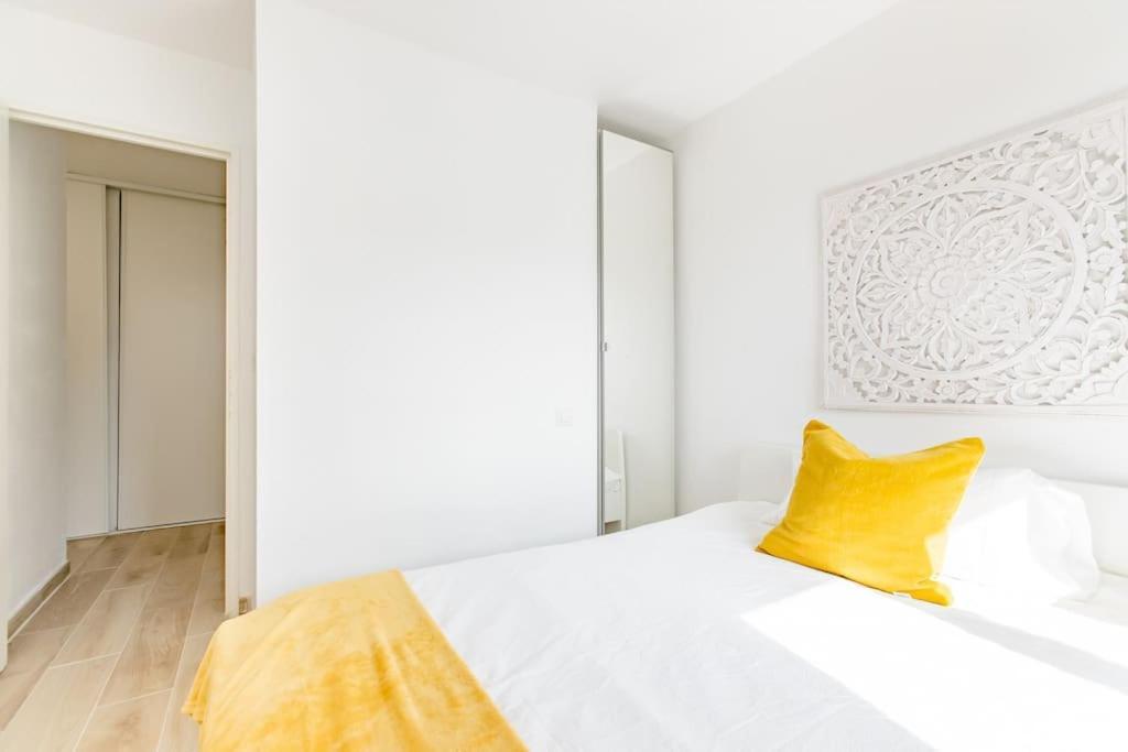 Private Room In Renovated Apartment - Tram 1 Min Walk Niza Exterior foto