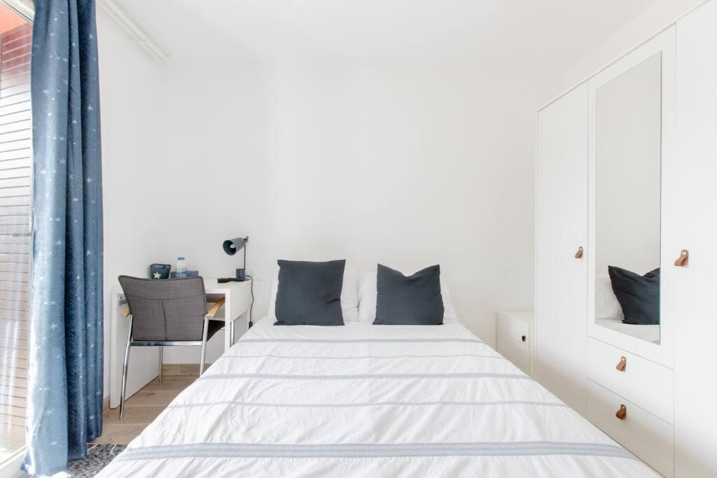 Private Room In Renovated Apartment - Tram 1 Min Walk Niza Exterior foto